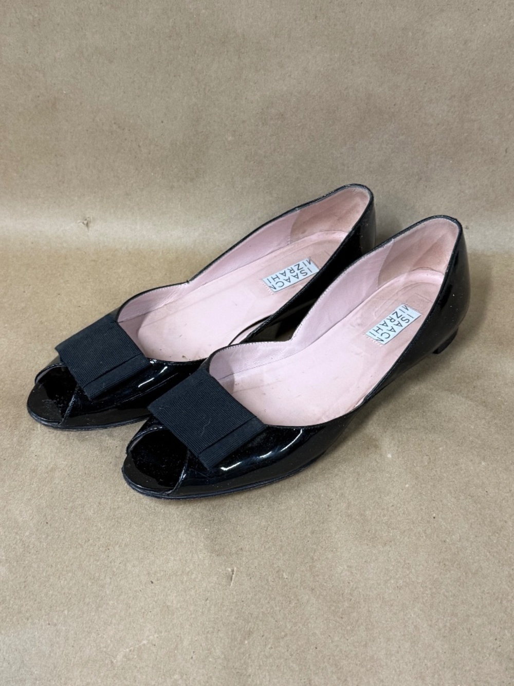 Black Patent leather flats/ peep toe/ grosgrain bow/Isaac Mizrahi/made in Italy